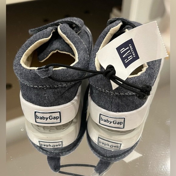 Gap baby sneakers - Picture 3 of 5